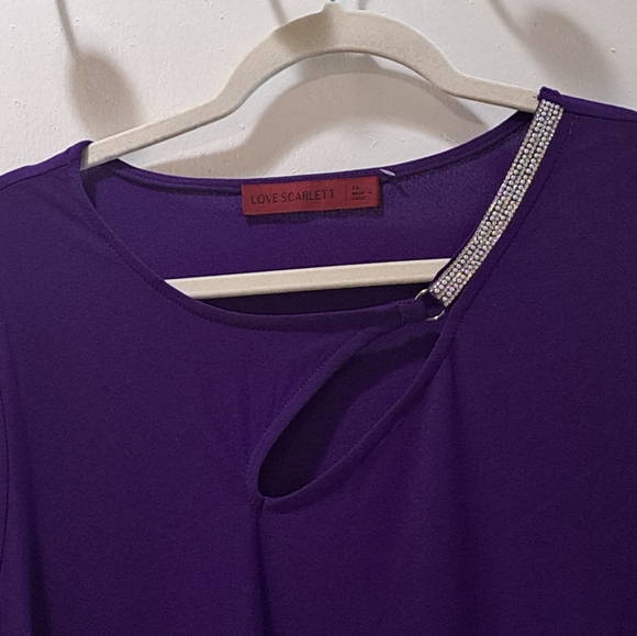 Elegant Purple Short sleeve Blouse with Crystal Rhinestone Cut-Out Accent - Picture 3 of 8